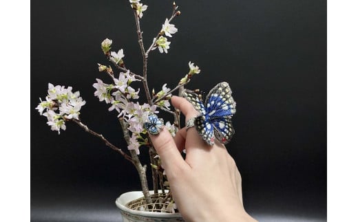 立体刺繍の蝶（オオムラサキ蝶）