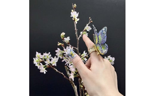 立体刺繍の蝶（パープルグリーン蝶）