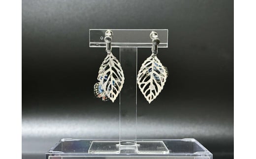オオムラサキ蝶木の葉イヤリング小