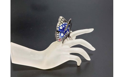 立体刺繍の蝶（オオムラサキ蝶）