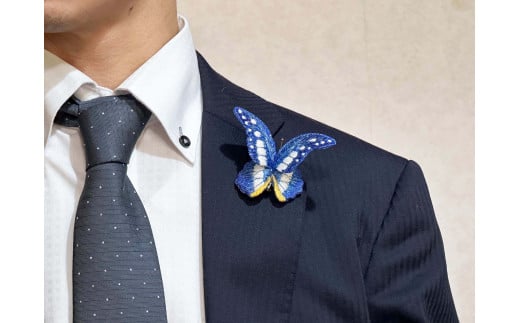 立体刺繍の蝶（ヘレナモルフォ蝶）