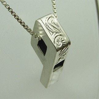 銀の笛　ホイッスルシルバーペンダント　小さめ　ハワイアン(チェーン付き)