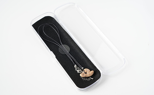 【思いやり型返礼品】イルカの耳骨ネックレス《限定10個》
