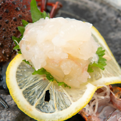 【金曜日発送】漁師直送!千葉県館山産 天然『活』伊勢海老　2kg(サイズおまかせ)【配送不可地域：離島・北海道・沖縄県・中国・四国・九州】