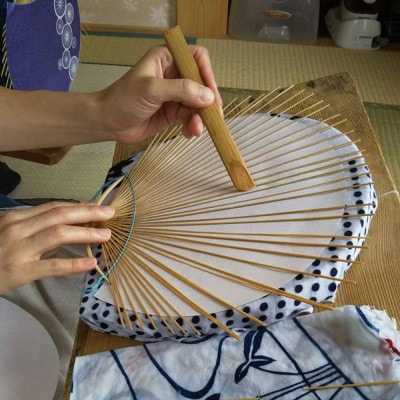 日本三大うちわ「房州うちわ」大型2本組セット　友禅千代紙　絵柄は職人おまかせ