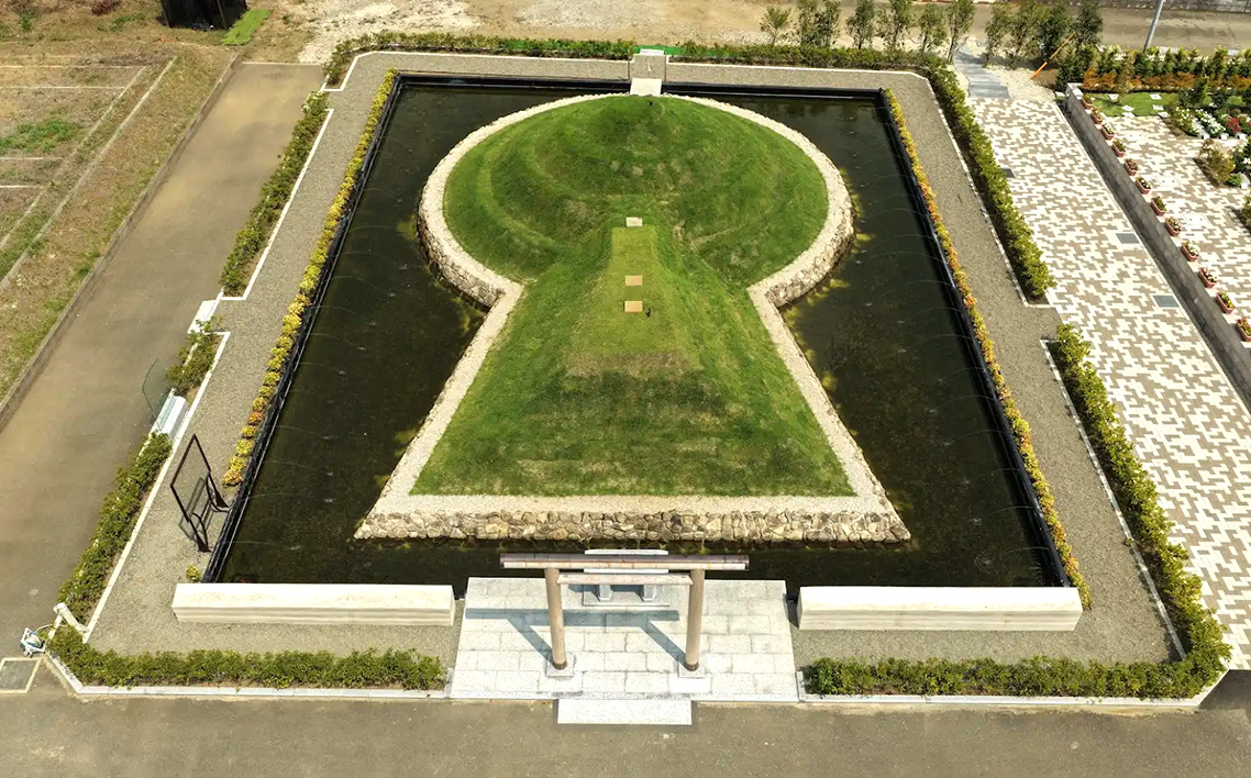 前方後円墳墓 H．合祀墓