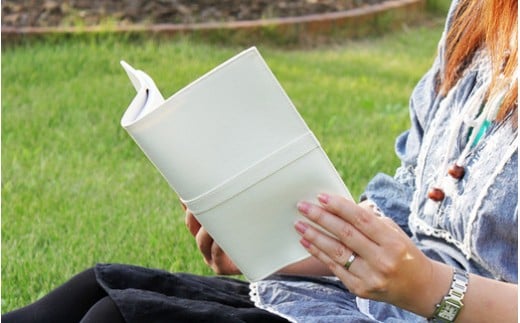 上質な国産PVCレザーブックカバー「SION」文庫サイズ/文庫（厚）サイズのセット（ベージュ）