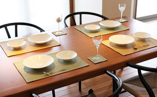 PVCレザーランチョンマット「LEKKU type－J」2枚セット（焦げ茶）