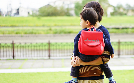 名入れができるPVCレザーベビーリュック「ARUKO」（ベージュ）