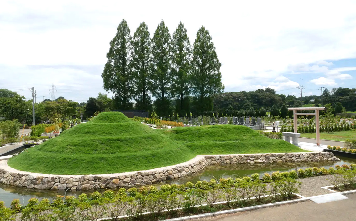 前方後円墳墓 B．（2人用）1段目