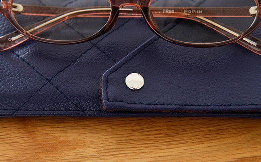 上質な日本製メガネケース「KAGULA」　Mサイズ（グリーン）