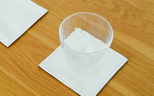 PVCレザーコースター「LEST」（ホワイト）