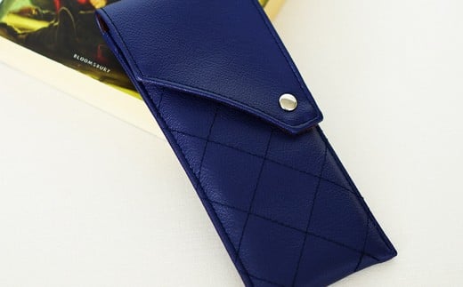 上質な日本製メガネケース「KAGULA」　Mサイズ（ネイビー）