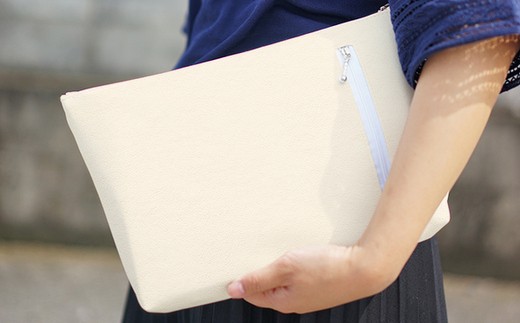 上質な日本製おむつポーチ「occhi」（ホワイト）