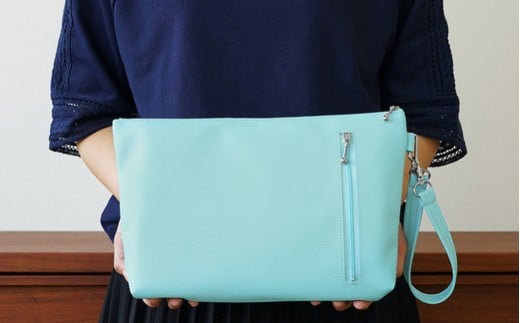 上質な日本製おむつポーチ「occhi」（ライトブルー）