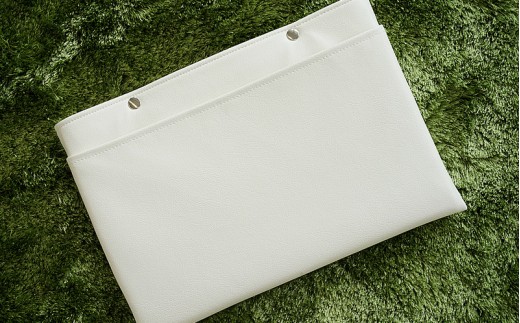 PVCレザーパソコンケース（クラッチバッグ）「match」11インチ用（ホワイト）