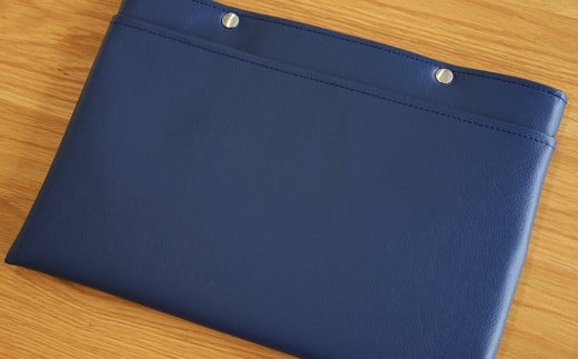 PVCレザーパソコンケース（クラッチバッグ）「match」11インチ用（ネイビー）