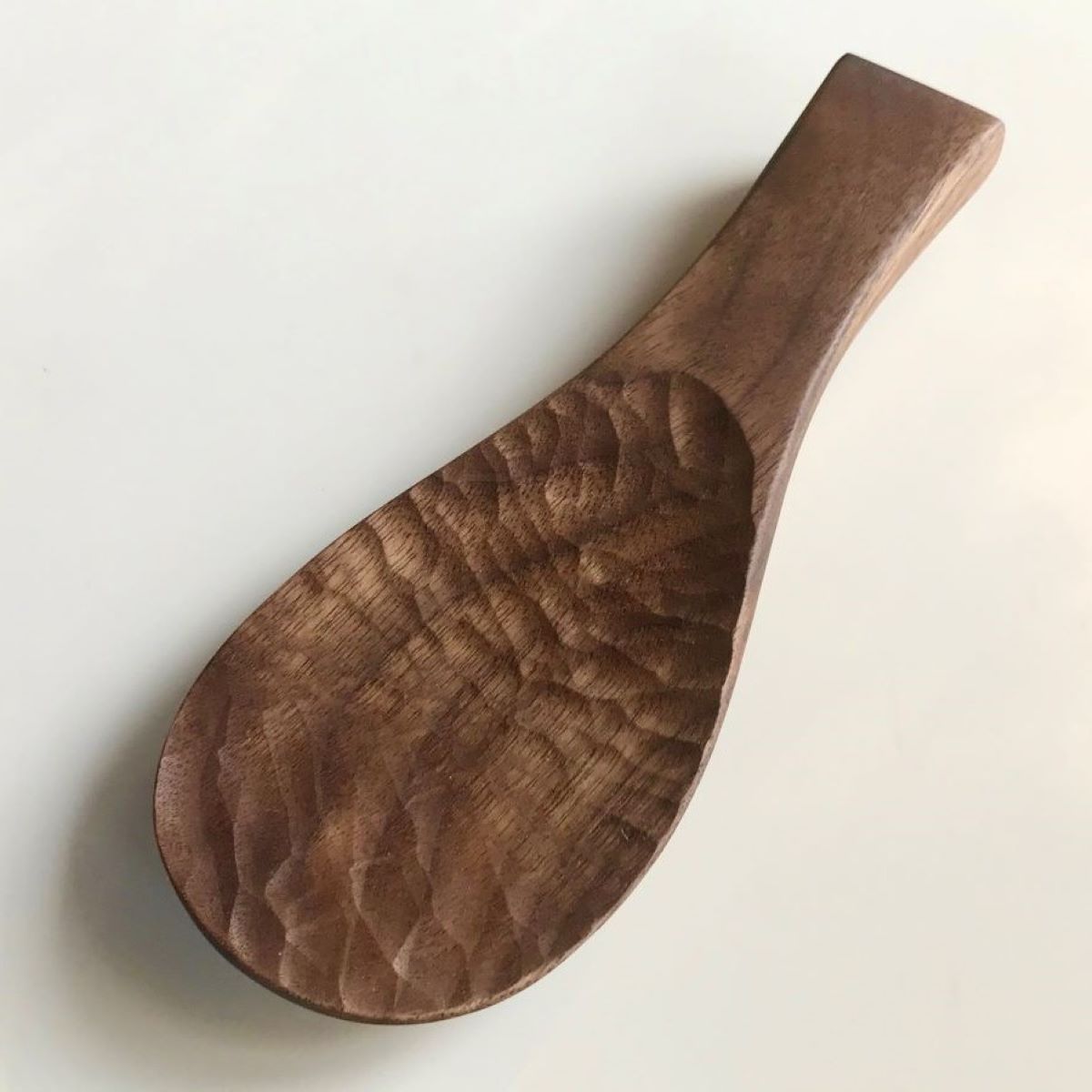 立つしゃもじブラックウォルナット　自立するしゃもじ(1個)木製 / ふるさと納税 木工品 天然木 天然素材 手作りしゃもじ 自立 キッチン用品 日用品 雑貨 千葉県 茂原市 MBA001