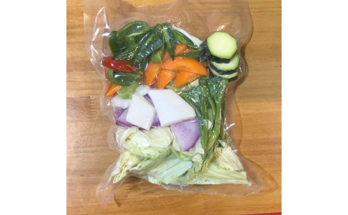 お家で焼ける羊と鹿セット4～5人分♪(ラム肉400g、鹿肉400g、自家栽培の野菜200ｇ、自家製のタレ)