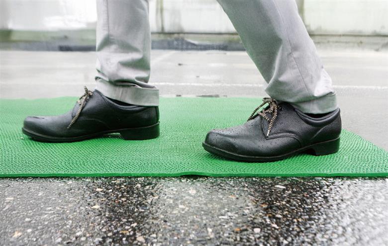 安全歩行マット　900mm×10M　グレー