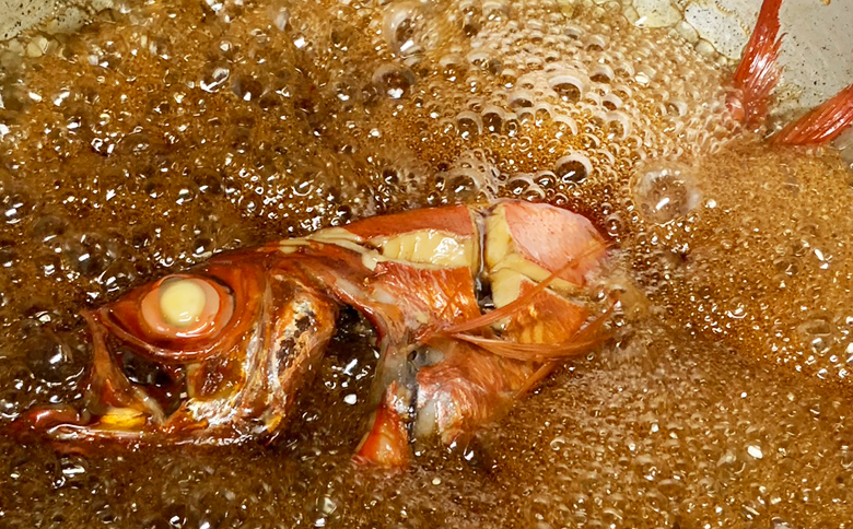 【地魚磯料理 うおまさ】まるごと一匹！外房釣り金目鯛の煮付け　１尾　[0016-0023]