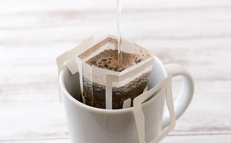 【カモガワ珈琲の定期便】焙煎したてのドリップバッグ ４種１２袋《選べる３回・隔月》　[0030-0102] ４種12袋×隔月３回