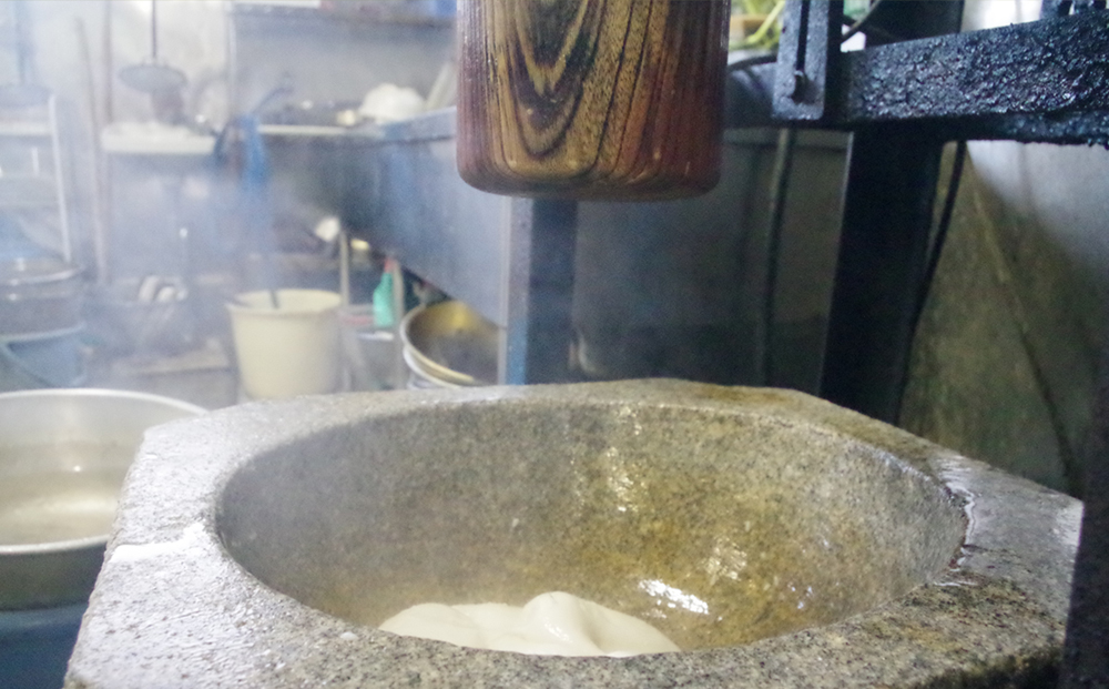 【日時指定必須】つきたて「切り餅」（1.0kg）[0007-0049] 切り餅 1.0kg