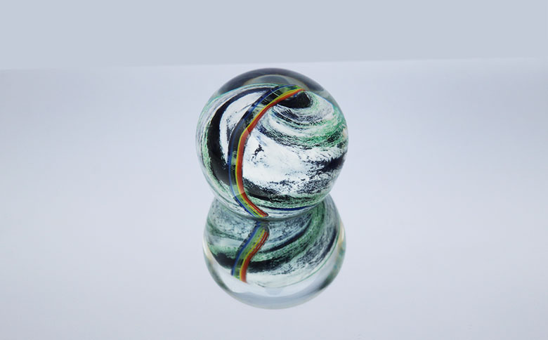 【SUKI GLASS STUDIO】 ガラス工芸品『Earth文鎮』 １個　[0013-0011]