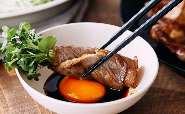 【高梨牧場】すき焼き・しゃぶしゃぶに！A５ランク『かずさ和牛（黒毛和牛）』薄切り肩ロース 300g　[0016-0019] 肩ロース300g