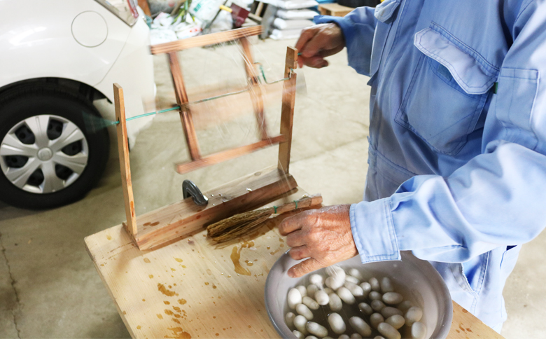 【繭灯り夢工房】シルクと押し花のランプシェード [0020-0099]