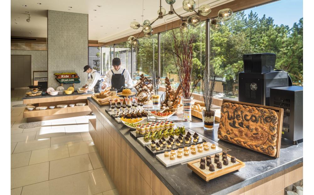 ヒルトン東京ベイ　フォレストガーデン （ビュッフェ料理）ランチビュッフェ 大人2名様|宿泊 レストラン 浦安市 舞浜 ギフト券 食事 ランチ ホテル 旅行 クーポン 利用券