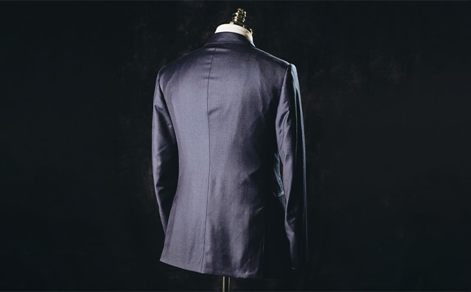 これさえあれば安心の幅広い場面に使えるネイビースーツ お仕立券