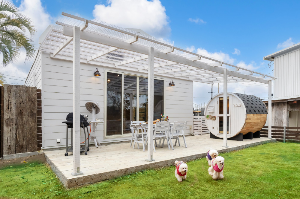 宿泊施設「TORAMIsurf&dogsOHANA」で利用可能な宿泊補助クーポン券　２万円分