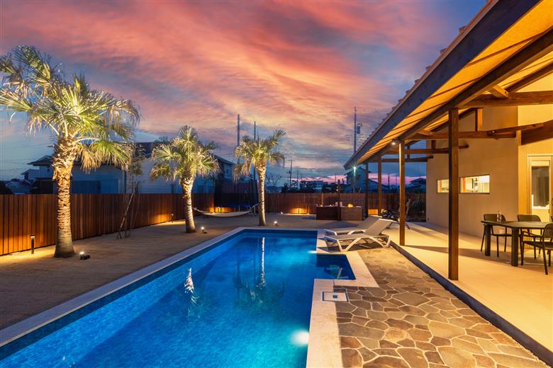 オーシャンリゾートmoe-luana　１日１組１棟貸し切り　６名様　宿泊券