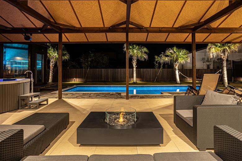 オーシャンリゾートmoe-luana　１日１組１棟貸し切り　６名様　宿泊券