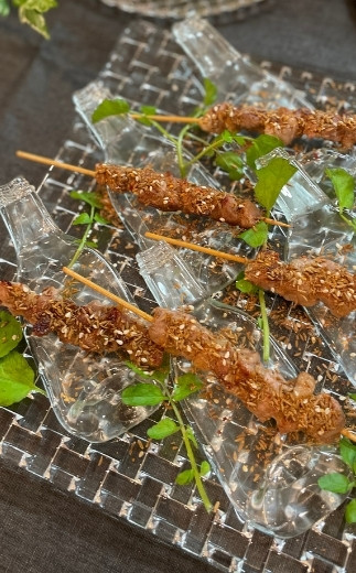 ミニサイズのワインボトルをリメイクした「MINIVINプレート」5枚セット