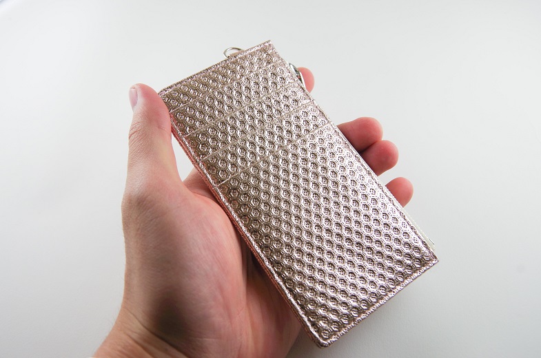 フラグメントケース [ 牛革（スパイク箔）](カラー：シルバー) シルバー