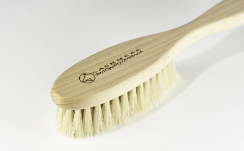 【浅草アートブラシ】カシミヤ用洋服ブラシ「オーバル」（桐箱入り）