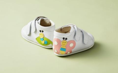 ちいくっく®〈あるく機能が目覚めるくつ〉(サイズ：13.5cm、柄：ちょうちょさん＆イモムシちゃん) 13.5cm