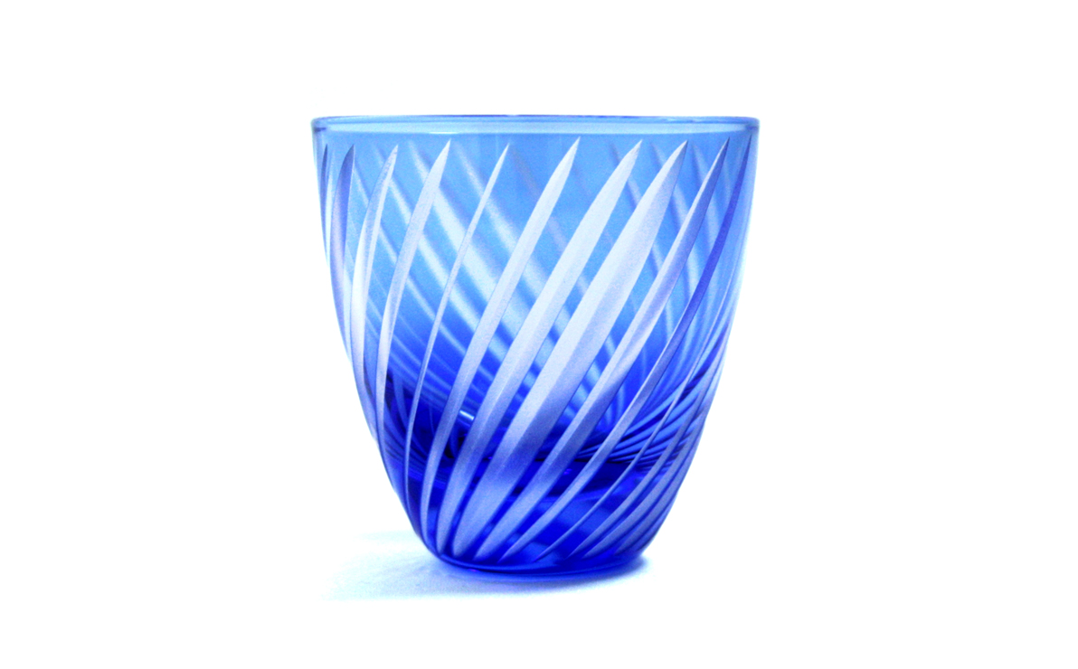 浅草切子 KANA KURITA「ぐい呑 滝縞斜め 青藍/金赤＜艶消し＞」ペアセット 木箱入り 青藍/金赤＜艶消し＞