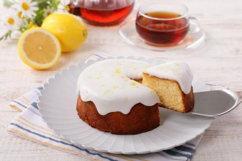 “果実感”と“サッパリした甘さ”を同時に味わえる逸品◎心華やぐ◎ドリズルレモンケーキ〈4号〉