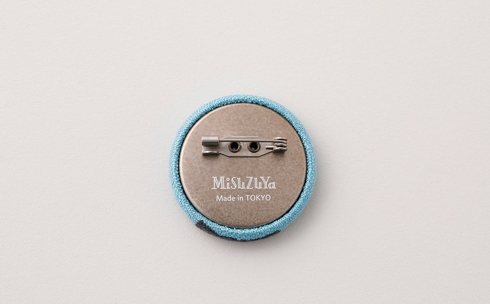 二十四節気くるみボタンブローチ (種類：白露〈ツバメ〉) 白露〈ツバメ〉