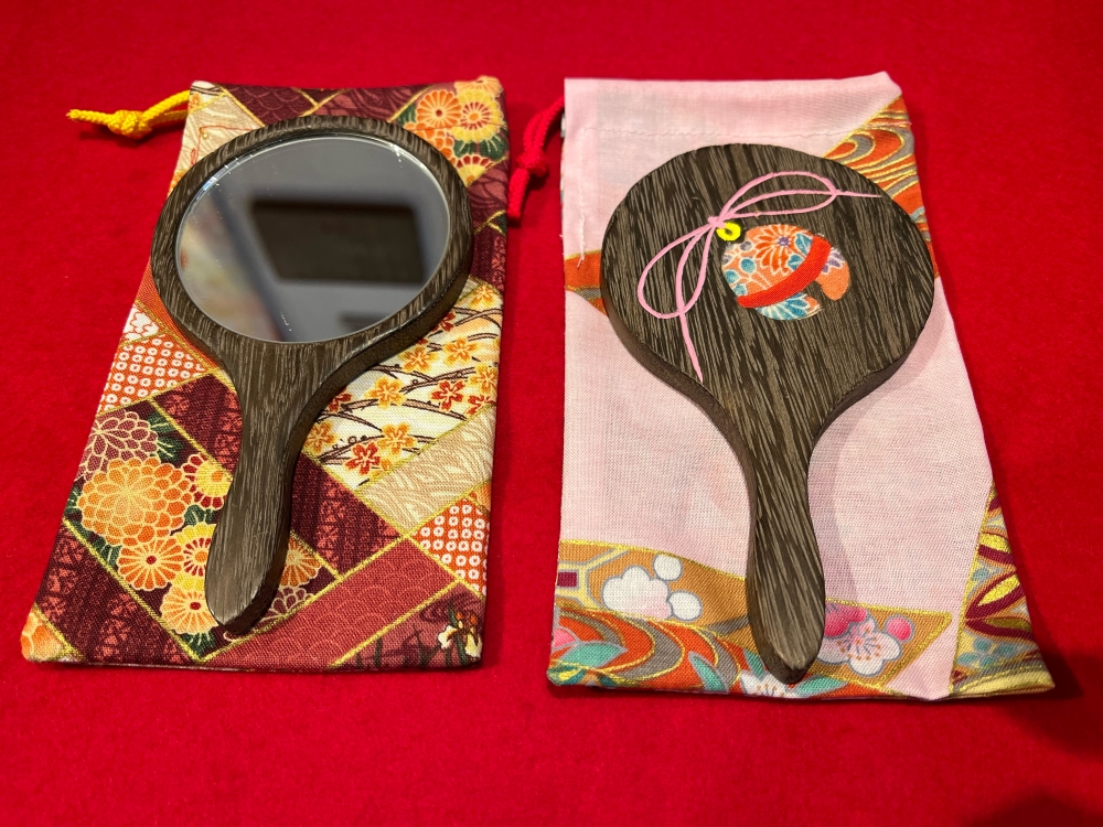 【箱長】手鏡（小） (柄：鈴) 鈴