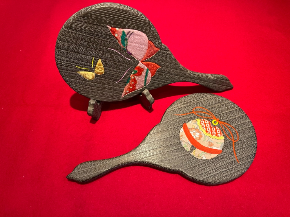 【箱長】手鏡（中） (柄：鈴) 鈴