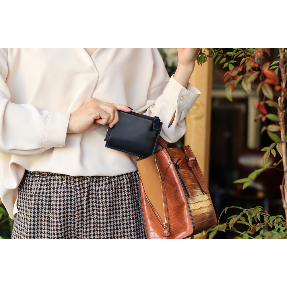 ミニ財布[イタリア産高級レザー]コードバン使用 (全4色)(カラー：ネイビー) ネイビー