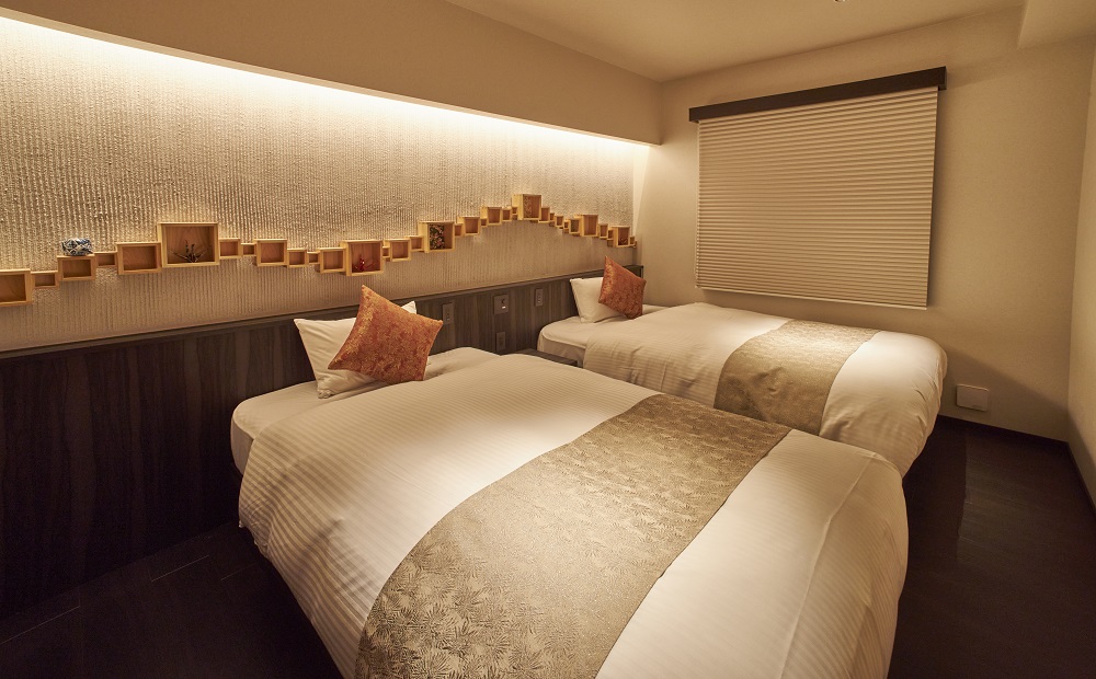 【SAKE Bar Hotel ASAKUSA】スイートルーム 1泊2名様 ペア宿泊券〈朝食付・日本酒飲み放題〉