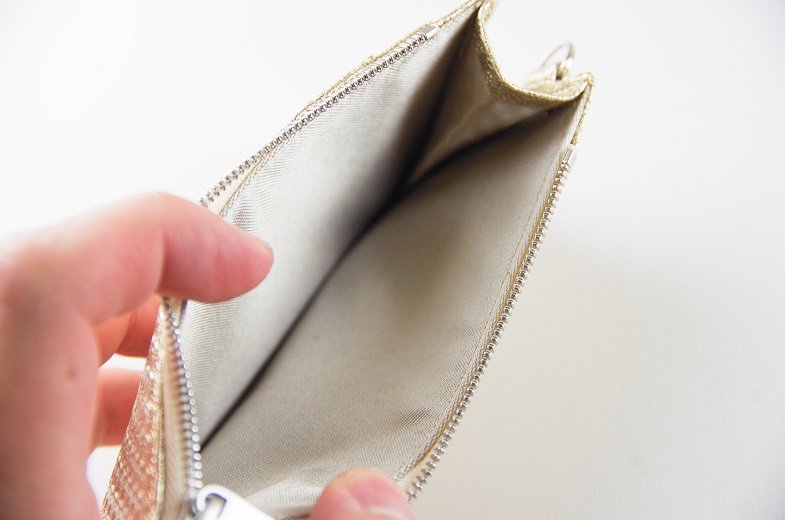 フラグメントケース [ 牛革（スパイク箔）](カラー：シルバー) シルバー