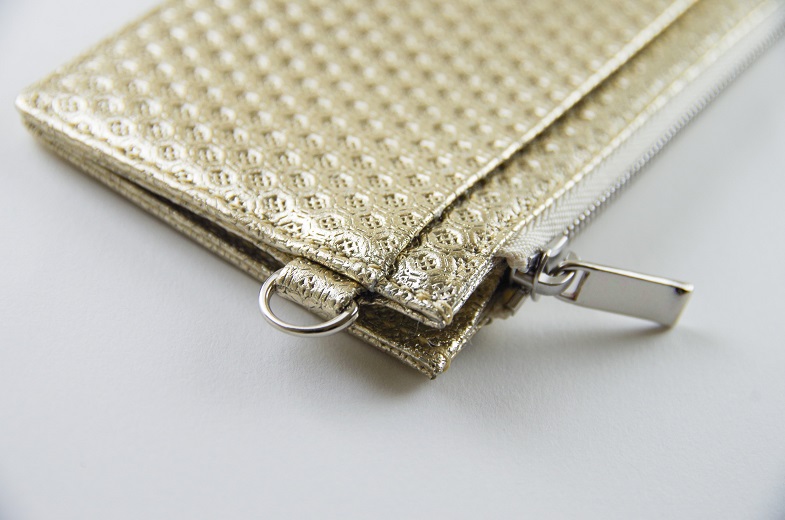 フラグメントケース [ 牛革（スパイク箔）](カラー：シルバー) シルバー