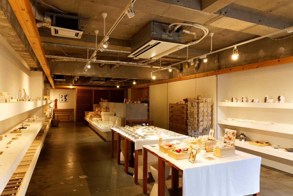 【谷中・箱義桐箱店】桐はがき[2枚]の塗り絵体験チケット（1名様分／60分）