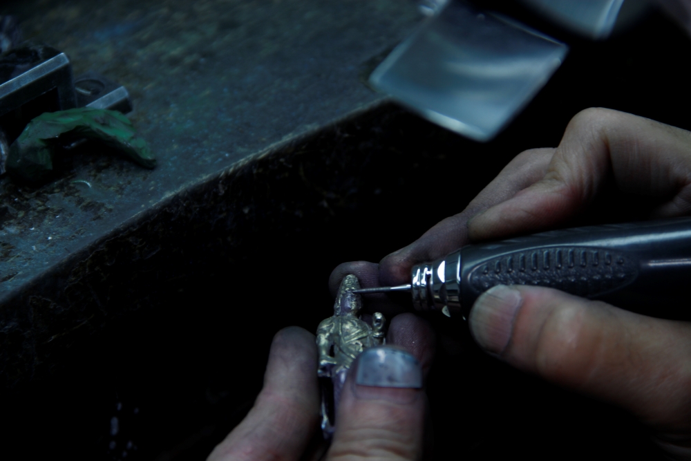 紫色の18金パープルゴールド観音像 （大）